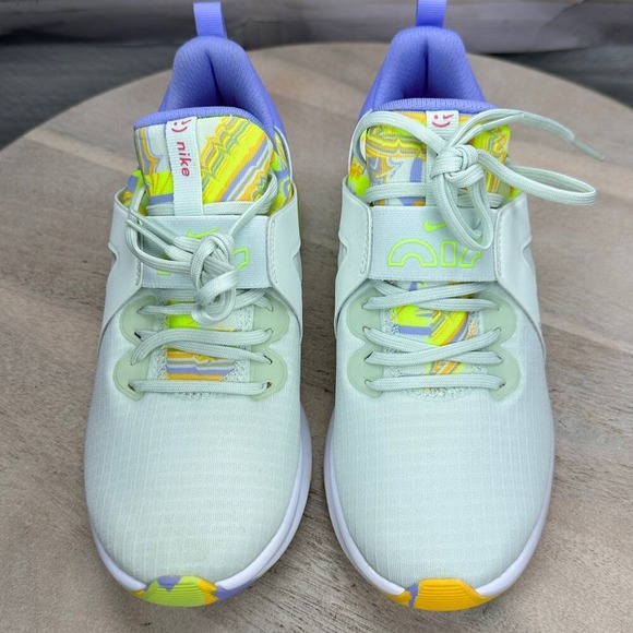 Nike Air Max Bella TR 5 Womens Sneakers Size 6 Barely Green Light Thistle White - Picture 11 of 12